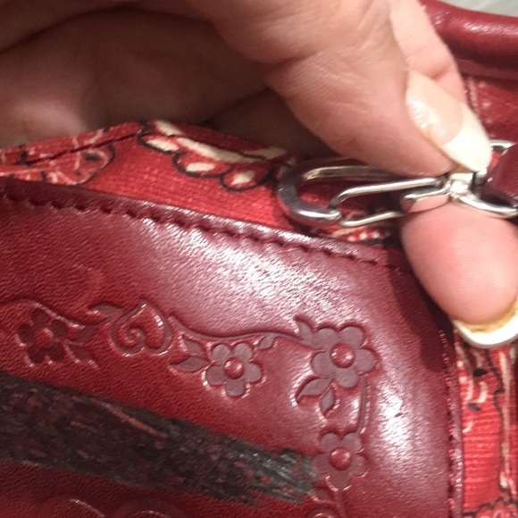 Brighton HandBag With Flowers Red Straw & Leather Tote 13"L x 5"W x 9"H - Picture 10 of 12